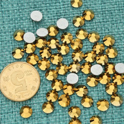 Özelleştirilmiş tüm renk ve boyut için Huaxin desteği sıcak düzeltme flatback cam taklidi veya Sıcak düzeltme yapay elmas